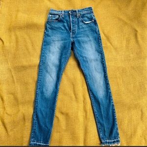 Levi 501 High rise Sz 25x 32 Jeans